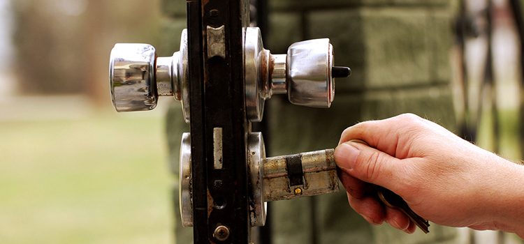 front door latch repair La Mirada
