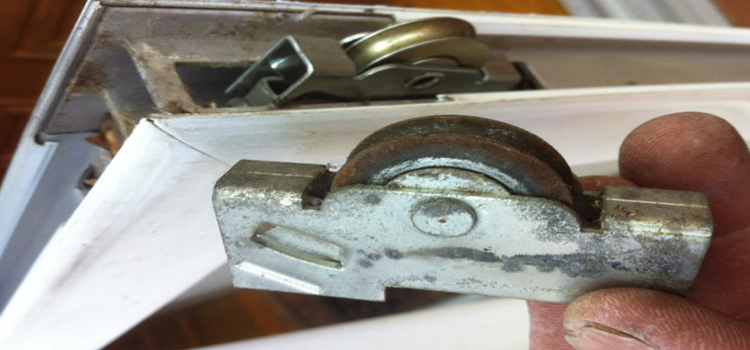 screen door roller repair in La Mirada
